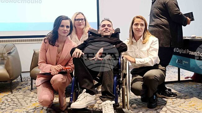 Петнадесет работодатели участват в първия Кариерен форум за хора с увреждания в София