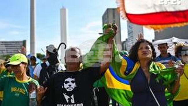 ЕФЕ: Бившият президент на Бразилия Жаир Болсонаро трябва да излежи поне 7,5 години в затвор със строг режим, постанови Наказателният съд 