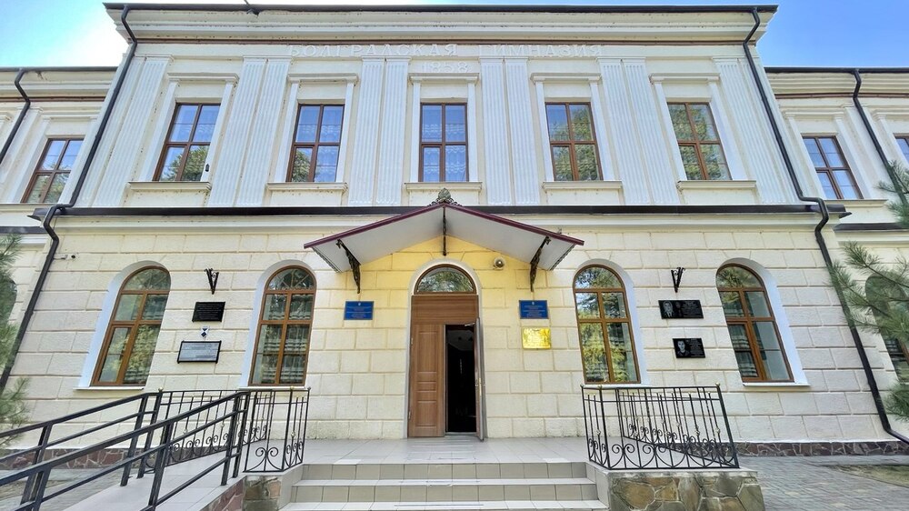 Болградската гимназия „Георги Раковски“ в Украйна кандидатства за участие в инициативата „Светилник“ за училищни химни