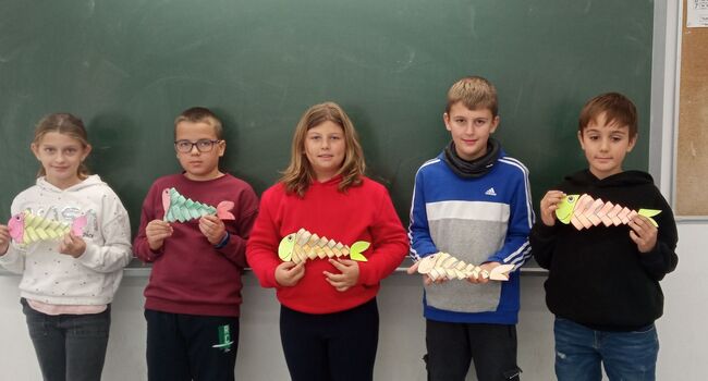 Творчески занятия, посветени на Никулден, бяха организирани в Българското неделно училище „Св. Иван Рилски“ в Хатива, Испания