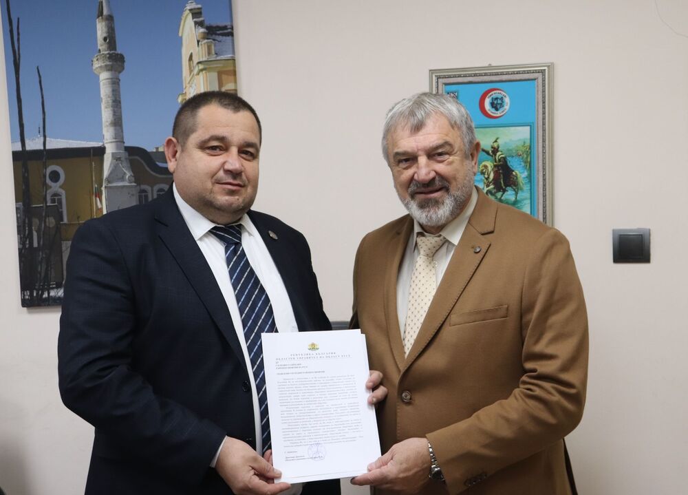 Областна администрация Русе: Областният управител Драгомир Драганов поздрави районния мюфтия за утвърждаването на ценности като взаимно уважение и толерантност