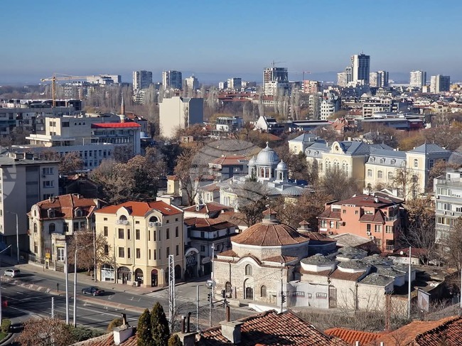 В Бюрото по труда в Пловдив свободните работни места за хора с висше образование са 34