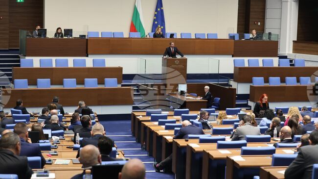 Парламентът удължи работното си време до гласуване на проект на решение за оттегляне на проектобюджетите за 2026 г.