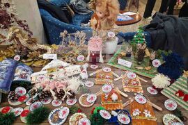 Разград - деца със специални образователни потребности - коледна изложба-базар