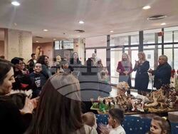 Разград - деца със специални образователни потребности - коледна изложба-базар