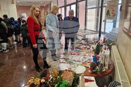 Разград - деца със специални образователни потребности - коледна изложба-базар