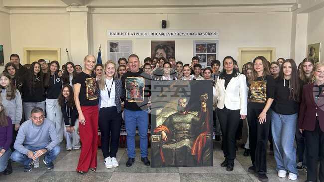 Само за четири дни 10 софийски училища получиха като дарение пълномащабни картини на владетели от Първото българско царство 