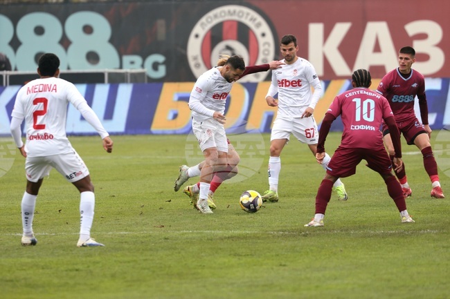 ЦСКА 1948 привлича нападател минал през Пари Сен Жермен