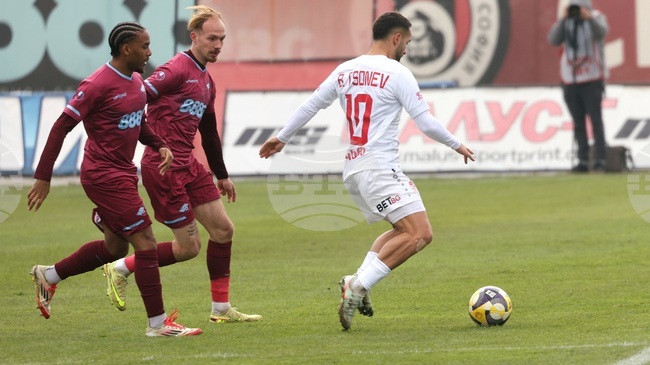 Елитният Септември София загуби от Марек в контролна среща