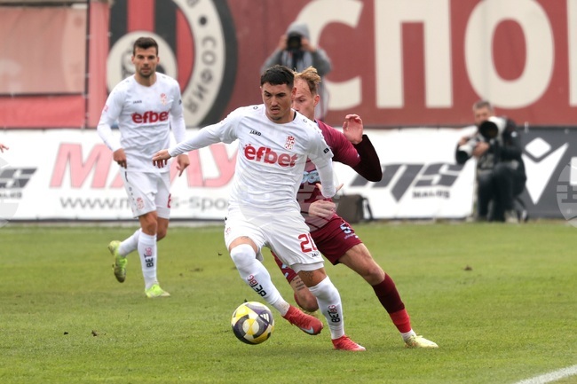 ЦСКА 1948 победи Септември като гост