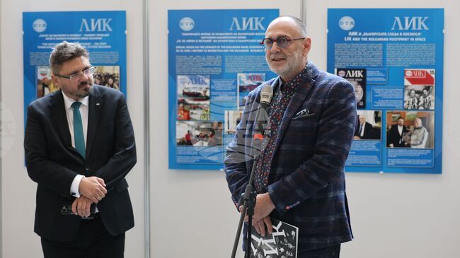 Списание ЛИК имаше огромна роля за нашето поколение, каза депутатът Любен Дилов за изложбата "60 години списание ЛИК" 