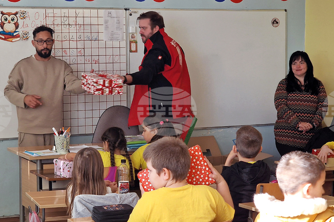  Шумен - „Конвой за коледни подаръци“ - инициатива