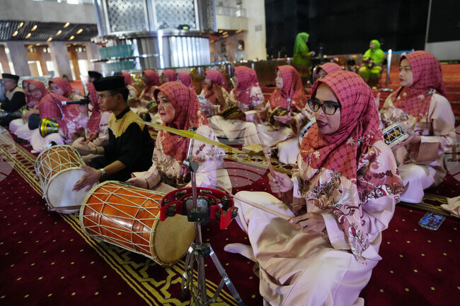 Indonesia Mass Wedding Photo Gallery