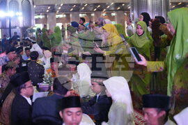 Indonesia Mass Wedding Photo Gallery