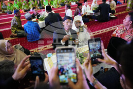 Indonesia Mass Wedding Photo Gallery