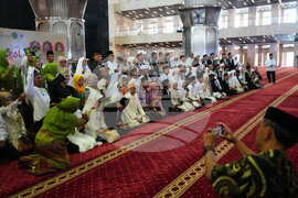 Indonesia Mass Wedding Photo Gallery