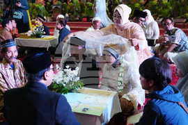 Indonesia Mass Wedding Photo Gallery
