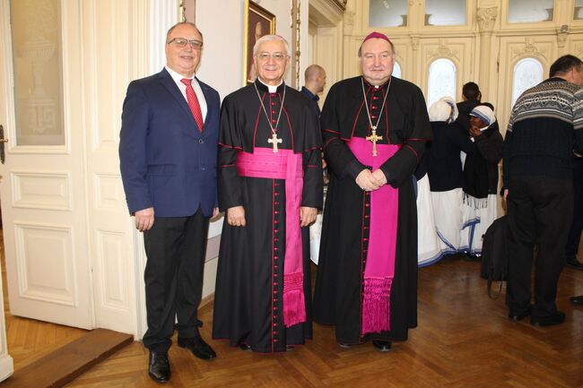 Областна администрация Русе: Епископът на Никополската епархия Негово Високопреосвещенство монсеньор Страхил Каваленов ще даде прием утре в Русе по случай Рождество Христово