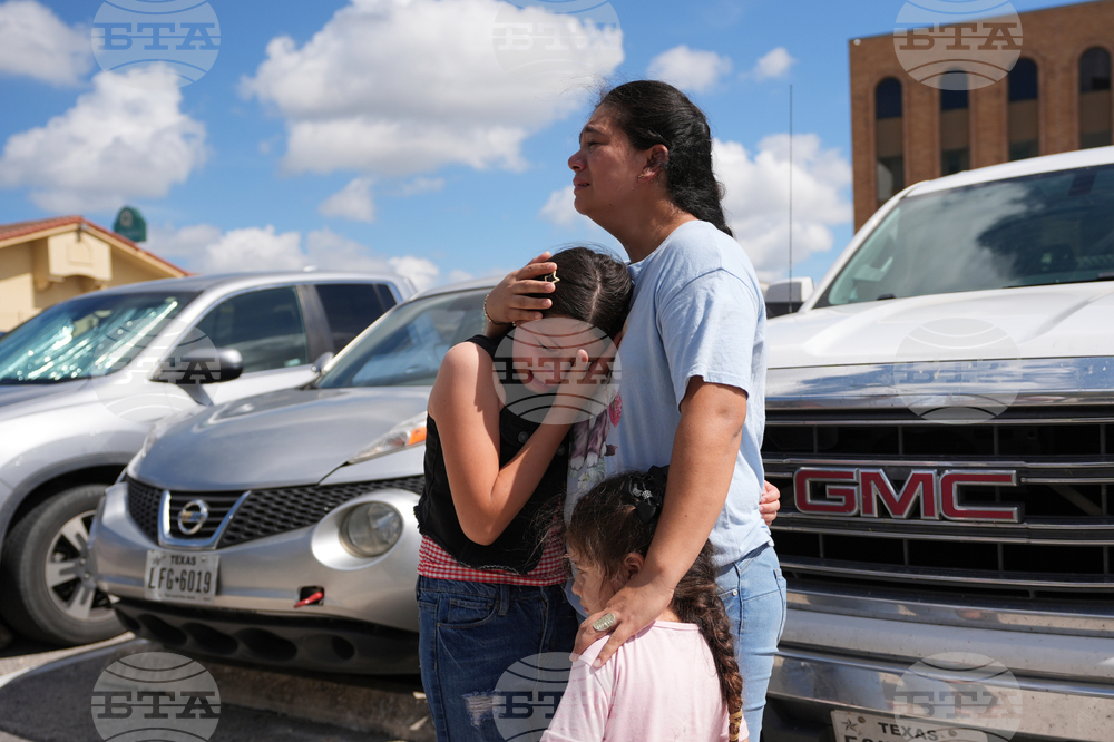 YE US Immigration 2025 Photo Gallery