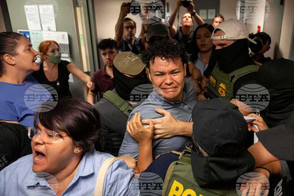 YE US Immigration 2025 Photo Gallery