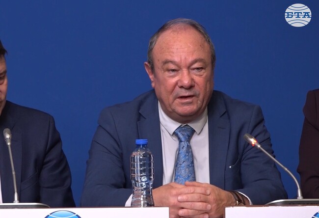 Няма нищо по-естествено първата институция, която да подкрепи инициативата "14 века България в Европа", да е БАН, каза акад. Юлиан Ревалски