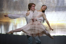 Русе - премиера - "Пепеляшка"