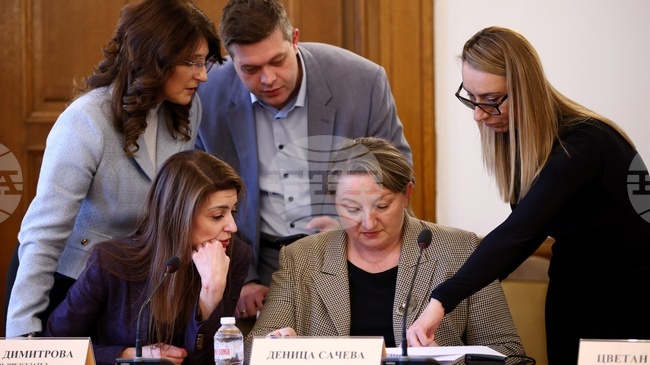 Социалната комисия прие на второ гласуване възможността за гъвкаво работно време на родителите на деца до 12-годишна възраст през цялата година