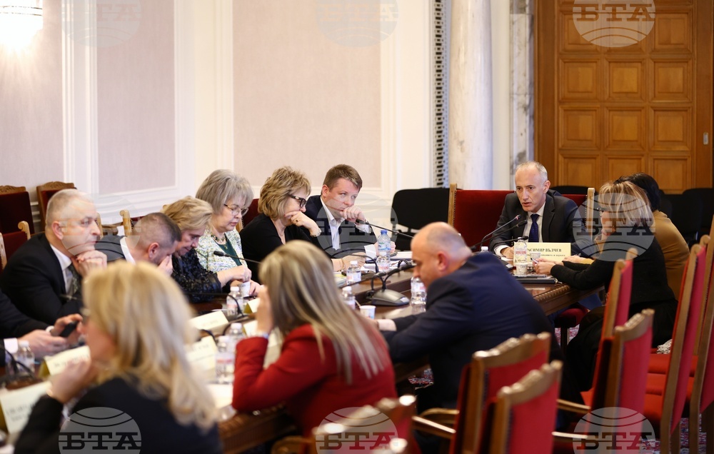  Политиката за подпомагане на неделните ни училища в чужбина е може би най-значимата ни политика за българите зад граница, каза Красимир Вълчев