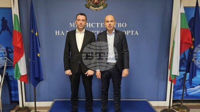 Министърът на младежта и спорта Иван Пешев проведе среща с новоизбрания председател на БФЛА Георги Павлов