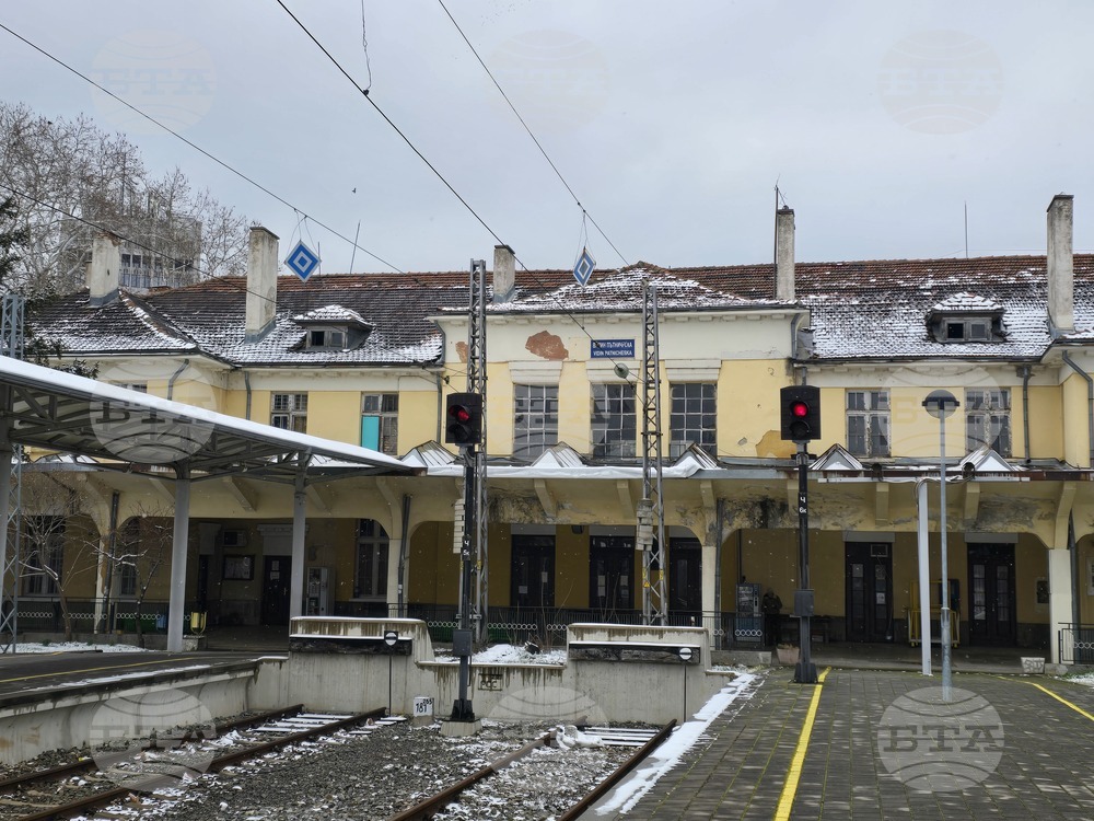 Бързият влак от Видин за София престоява на гара Бели извор поради инцидент на железния път