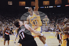 Obit-Campbell Basketball