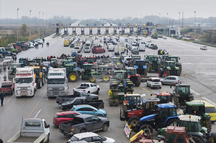 Protesting Greek Farmers Prepared to Spend Christmas Blocking Roads with Their Tractors