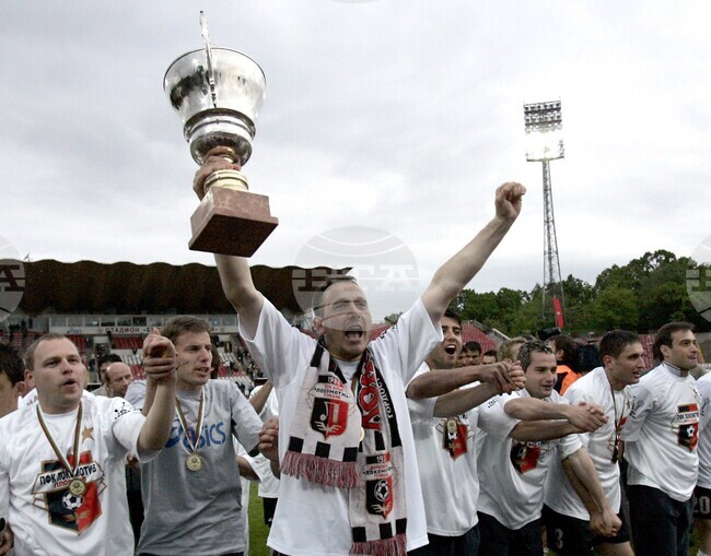 Васил Камбуров - футболист (вратар) и треньор