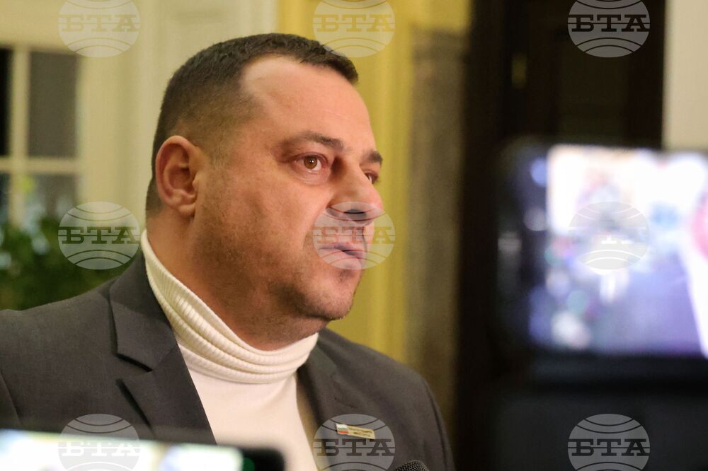 Нека 2026 г. бъде мирна и благословена, пожела областният управител на Бургас Владимир Крумов 