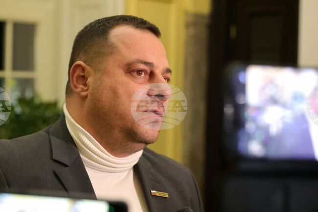 Нека 2026 г. бъде мирна и благословена, пожела областният управител на Бургас Владимир Крумов 