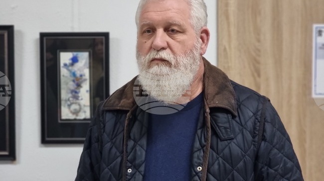 Цветан Казанджиев отправя „Коледни послания“ в Ямбол с 20-а юбилейна изложба по повод Рождество Христово