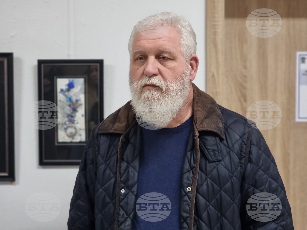 Цветан Казанджиев отправя „Коледни послания“ в Ямбол с 20-а юбилейна изложба по повод Рождество Христово