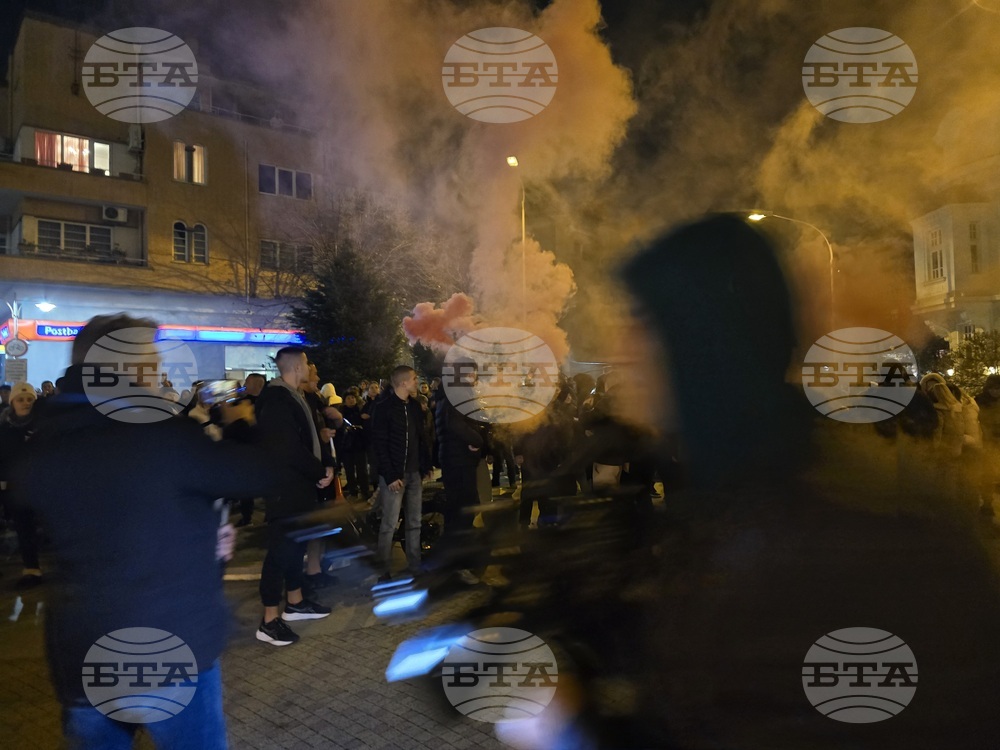 Сливенската полиция извършва проверки на хулигански прояви по време на нерегламентиран протест