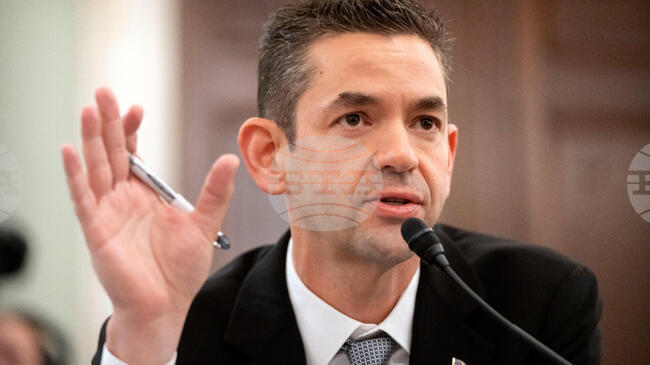 Американският милиардер Айзъкман, номиниран да оглави НАСА, потвърди пред американските сенатори, че ще върне американците на Луната, преди китайците да стъпят там