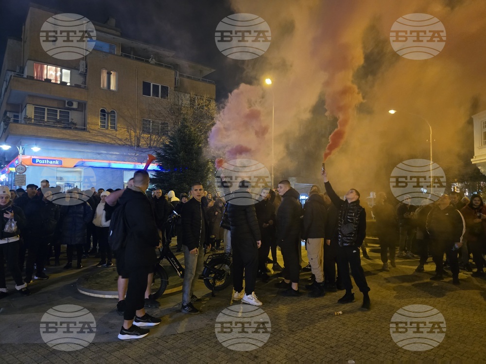 Полицията привика на разпит непълнолетен след напрежението на протеста в Сливен