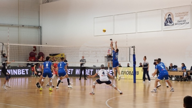 Локомотив Авиа обърна шампиона Левски и записа труден успех срещу "сините" в мъжкото волейболно първенство 