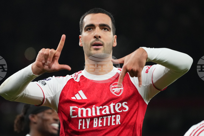 Микел Артета мисли да остави халфа на Арсенал Мерино в ролята на нападател