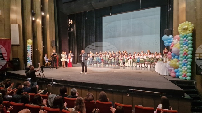 Общо 6200 книжки за детските градини във Велико Търново събраха 3264 дарители в едномесечна кампания