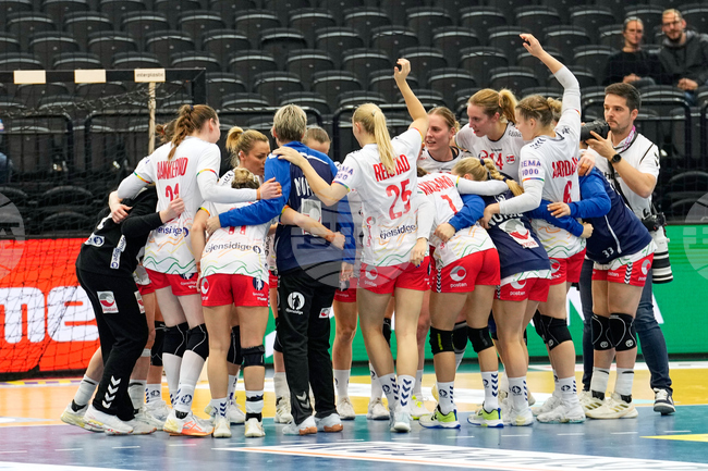 Норвегия и Дания се класираха за четвъртфиналите на Световното първенство по хандбал за жени без загубена точка в двете групови фази на турнира