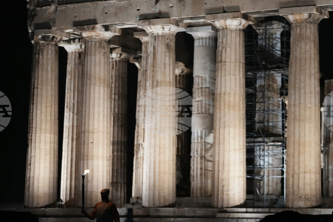 Интересът към получаване на „златна виза“ в Гърция спада; страната обаче остава първа в света в предпочитанията на инвеститорите 