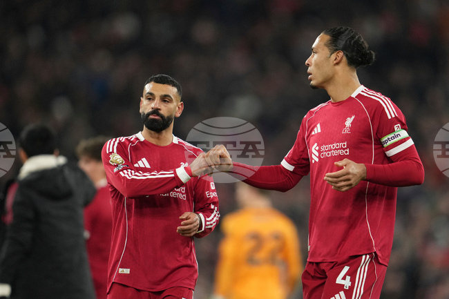 Ван Дайк се надява Салах да остане в Ливърпул