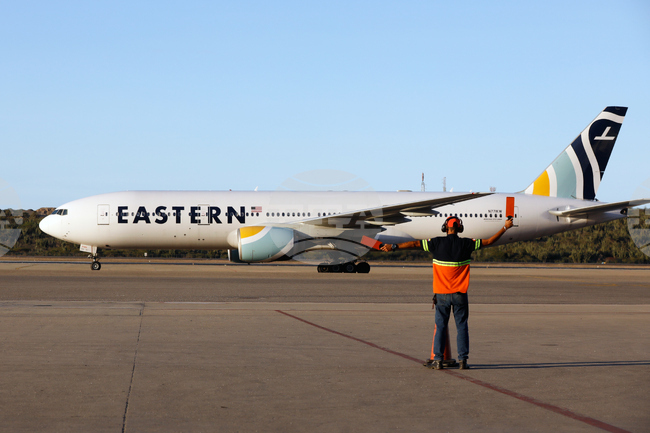 Самолет с върнати мигранти от САЩ кацна във Венецуела, съобщи външният министър на страната