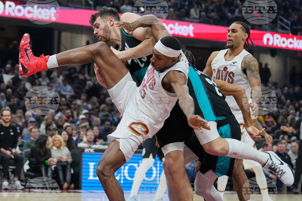 APTOPIX Trail Blazers Cavaliers Basketball