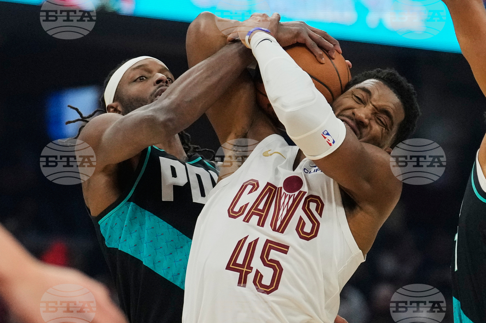 APTOPIX Trail Blazers Cavaliers Basketball