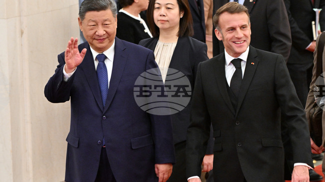 Сътрудничеството с Китай е решаващо за края на конфликта в Украйна, каза Макрон в Пекин; Си призова за "по-стабилни" отношения с Париж